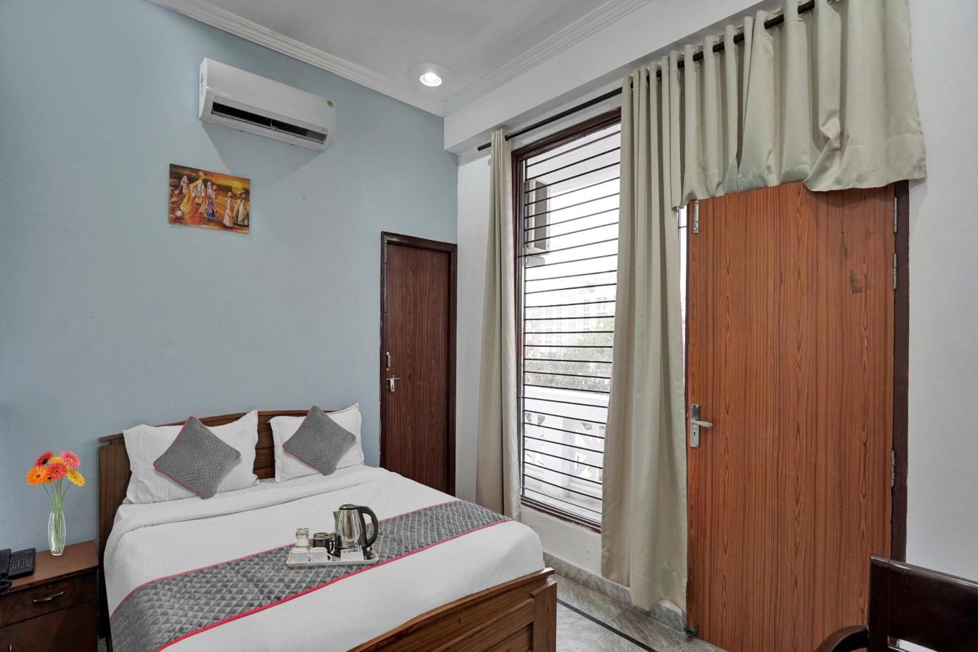 Collection O Samira Residency Near Botanic Garden Of Indian Republic Noida Exterior foto