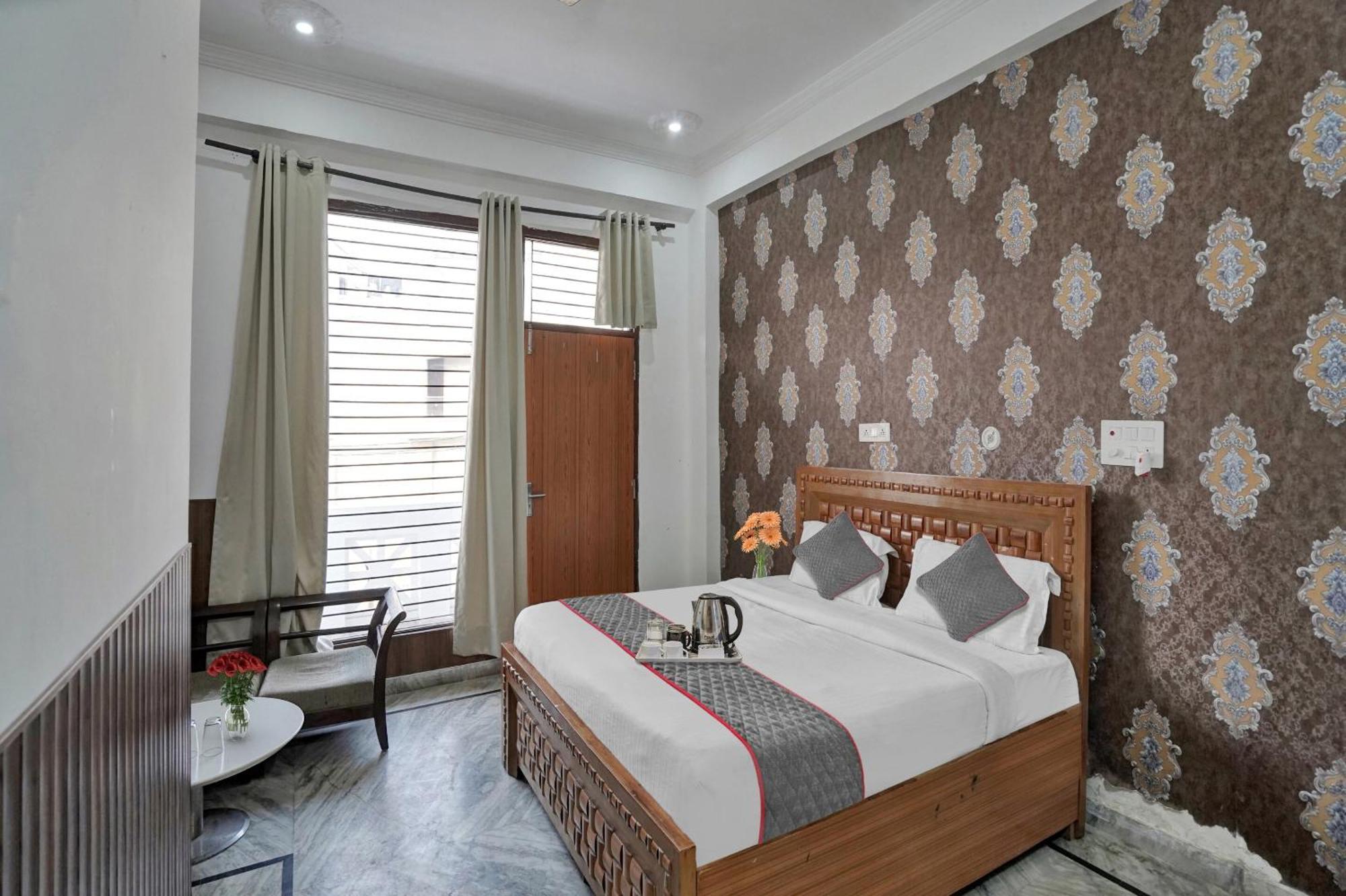 Collection O Samira Residency Near Botanic Garden Of Indian Republic Noida Exterior foto